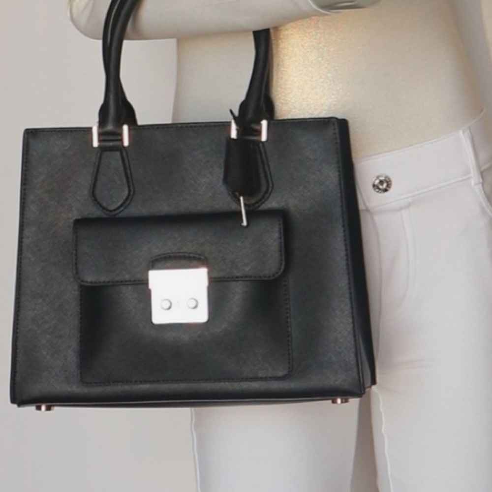 Michael Michael Kors Bridgette Medium East West Leather Tote Bag Black Gold - Picture 4 of 15